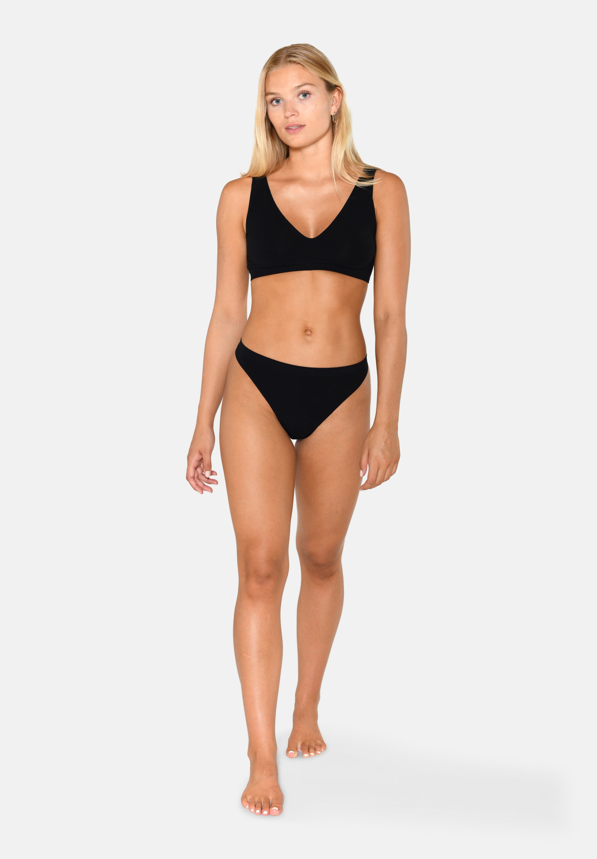 Bamboo Seamless String Brief, Black