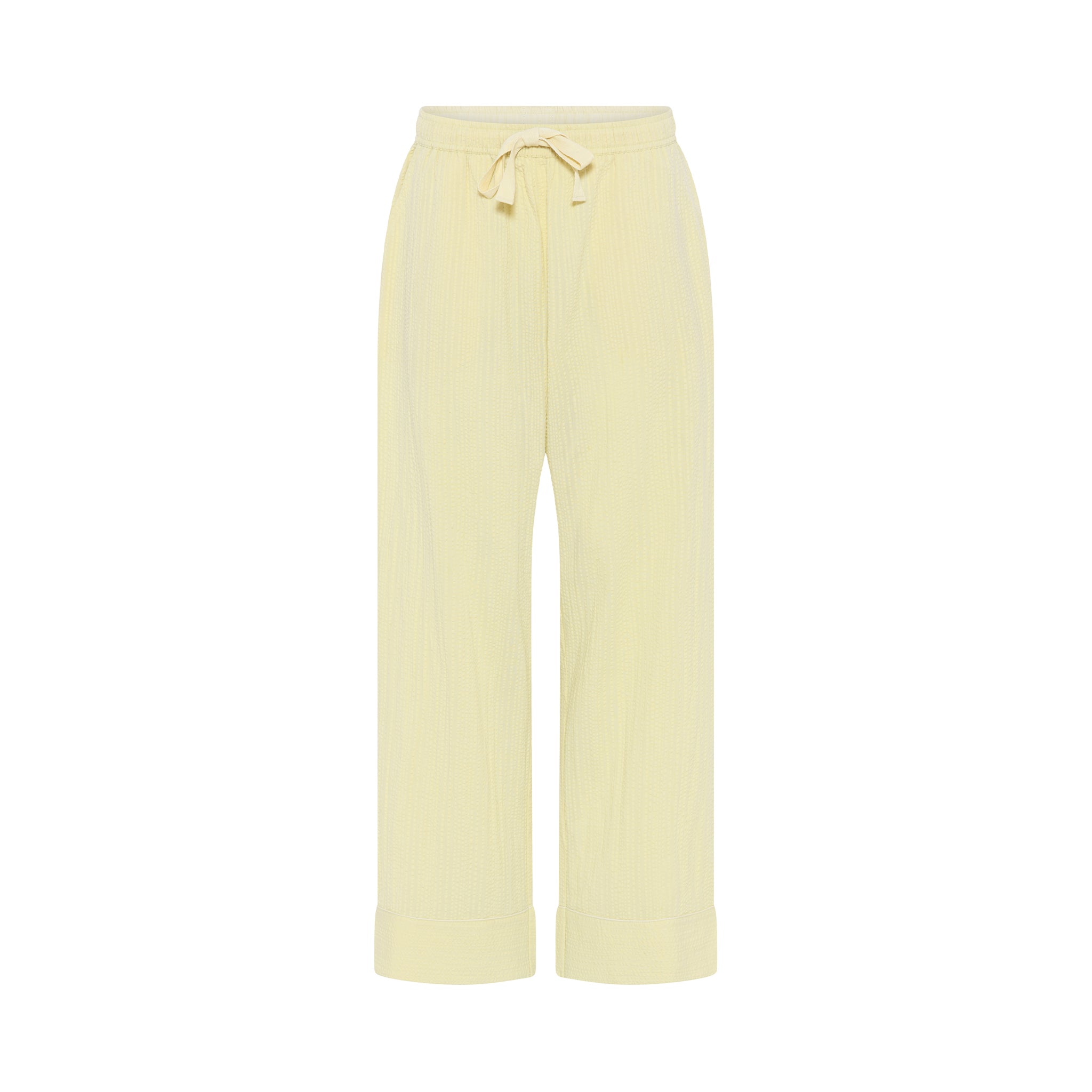 Nicola Pants, Hay