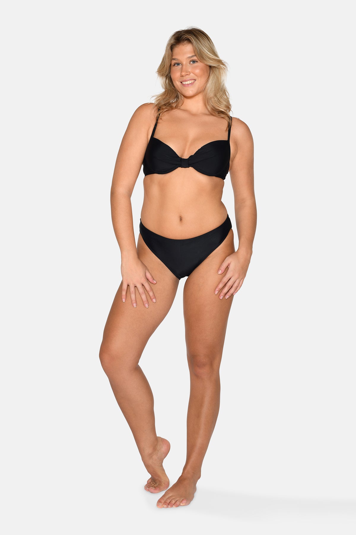 Demi Bikini Top Moulded w. Wire, Black